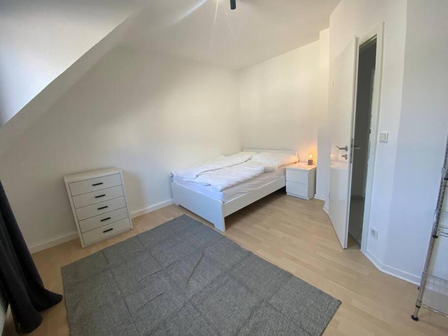 Apartment Ruhiges Dg - 6 P. - Urban - Oepnv *
